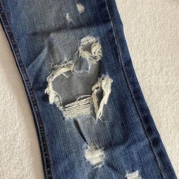 Straight leg blue women’s jeans Ripped knee wide leg blue Jeans size 31 no tags - Picture 3 of 11